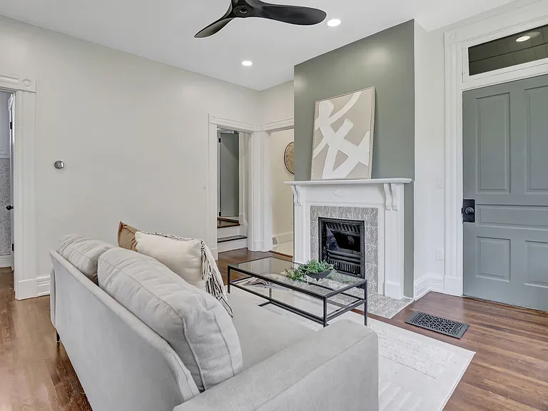 3020 Daytona Ave — Photo 6