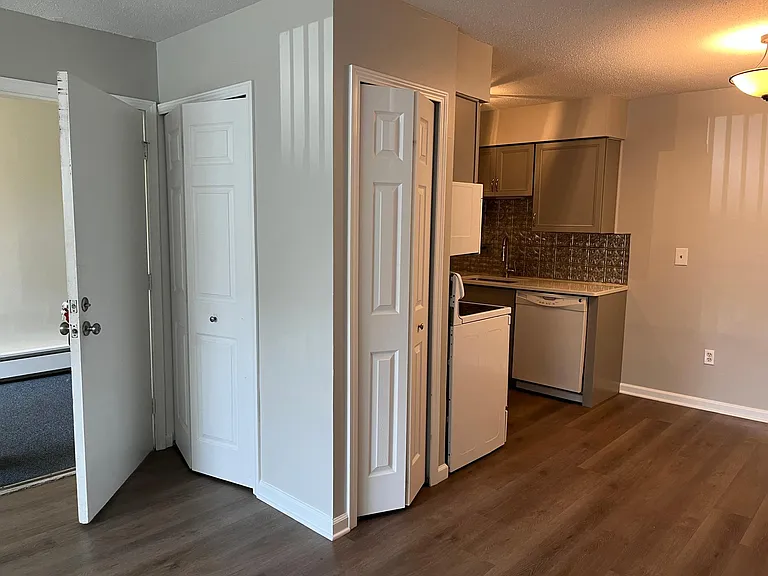 2491 Riverside Dr #103 — Photo 4