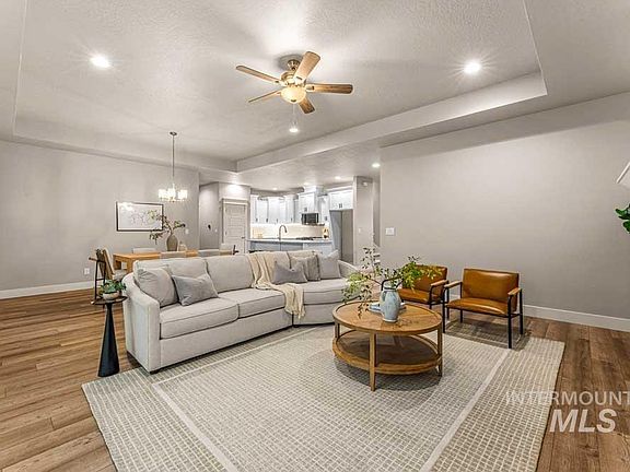 4th image of 5067 N Pierce Park Ln