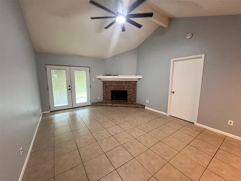11730 Alamo Dr — Photo 4