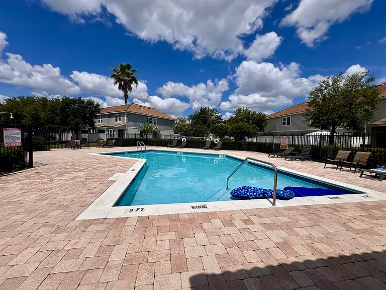 441 Glastonbury Dr #441 — Photo 4