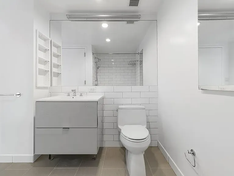 400 W 113th St #714 — Photo 15