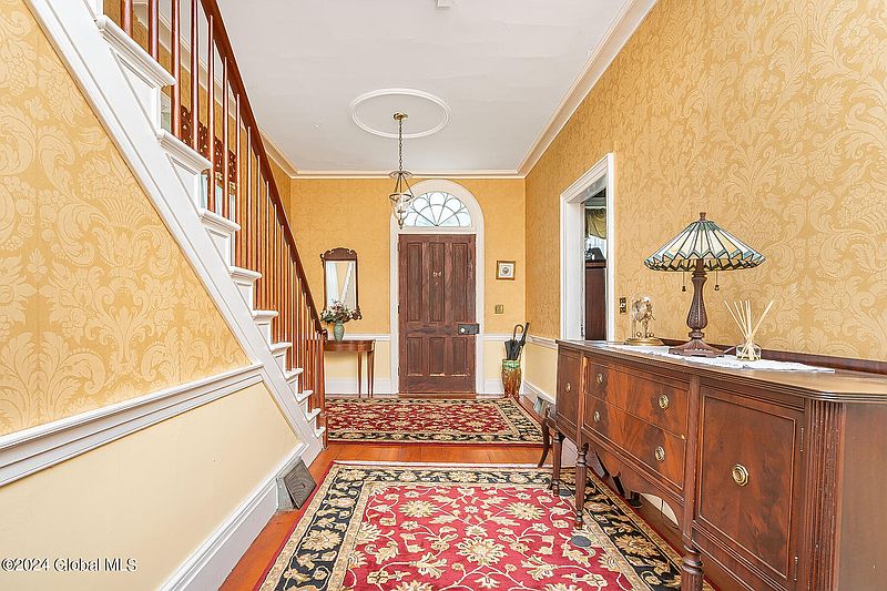 5th image of 756 Irish Hill Road