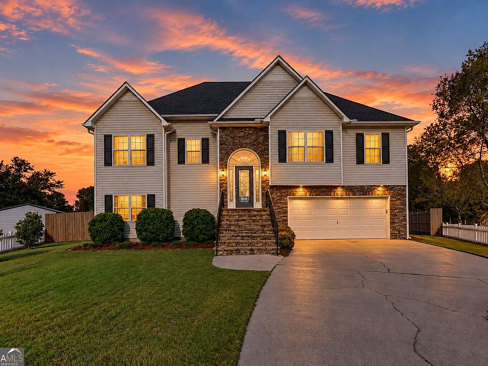 1st image of 108 Summerfield Way NE