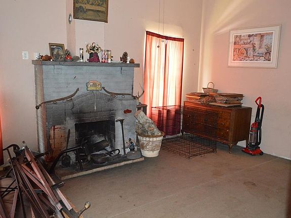 4th image of 16 N Cypress St