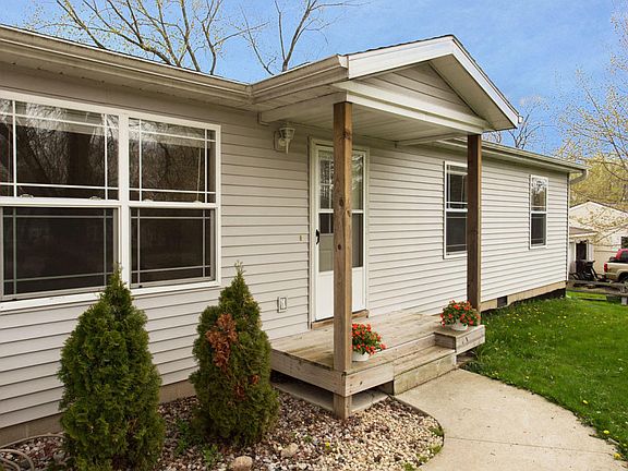 2nd image of 11307 Tebeau Dr NE