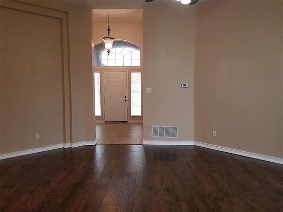 4th image of 6919 Field Lark Dr