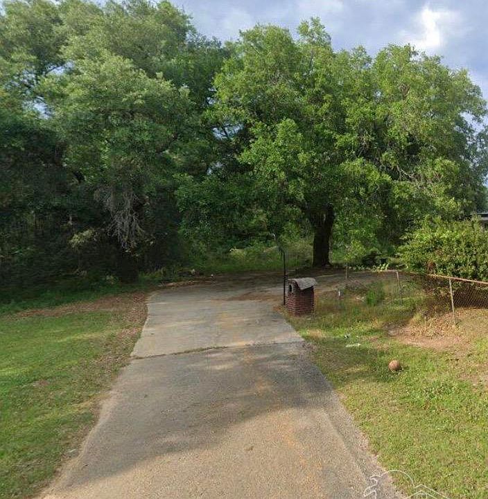 1st image of 1004 Hurricane Rd