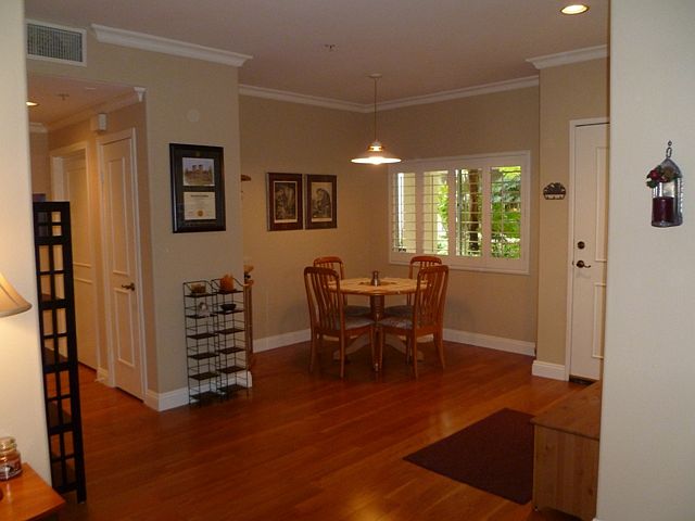 Dining Room/Entryway