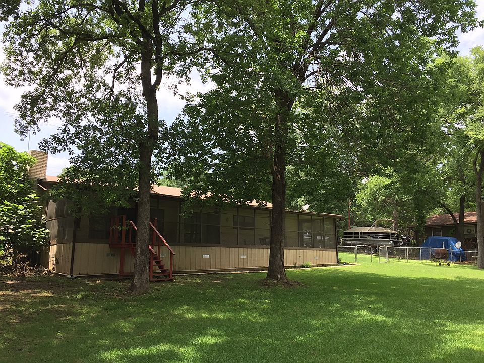 1st image of 2111 Lakeview Dr