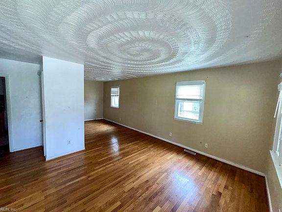 3rd image of 1511 Ekstine Dr