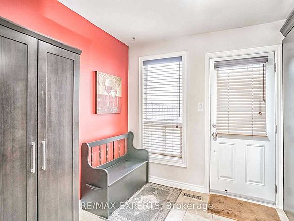 2nd image of 101 Morley Cres