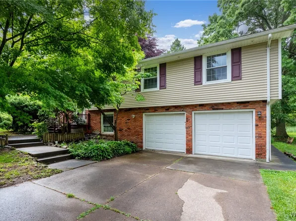 338 Walnut Ln, Youngstown, NY 14174