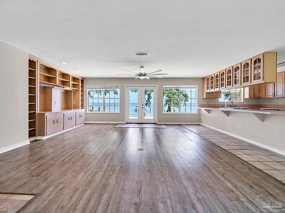 5th image of 4234 Sandy Bluff Dr E