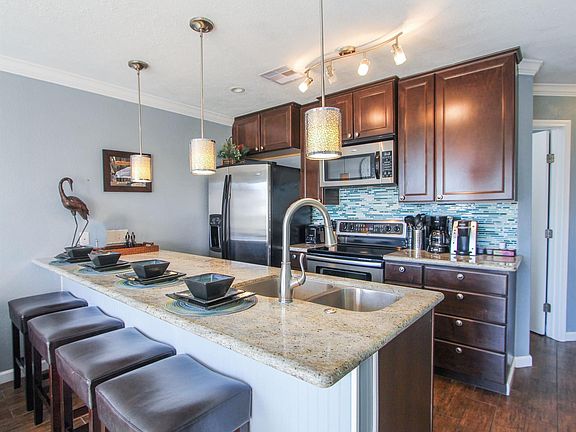 3rd image of 9520 Seawall Blvd APT 231