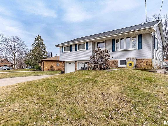 2nd image of 404 N Longbow Dr