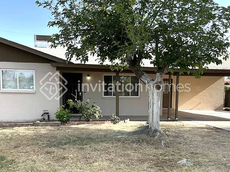 1249 E 8th St — Photo 1