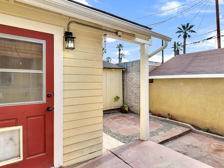 606 Cypress Cir — Photo 25