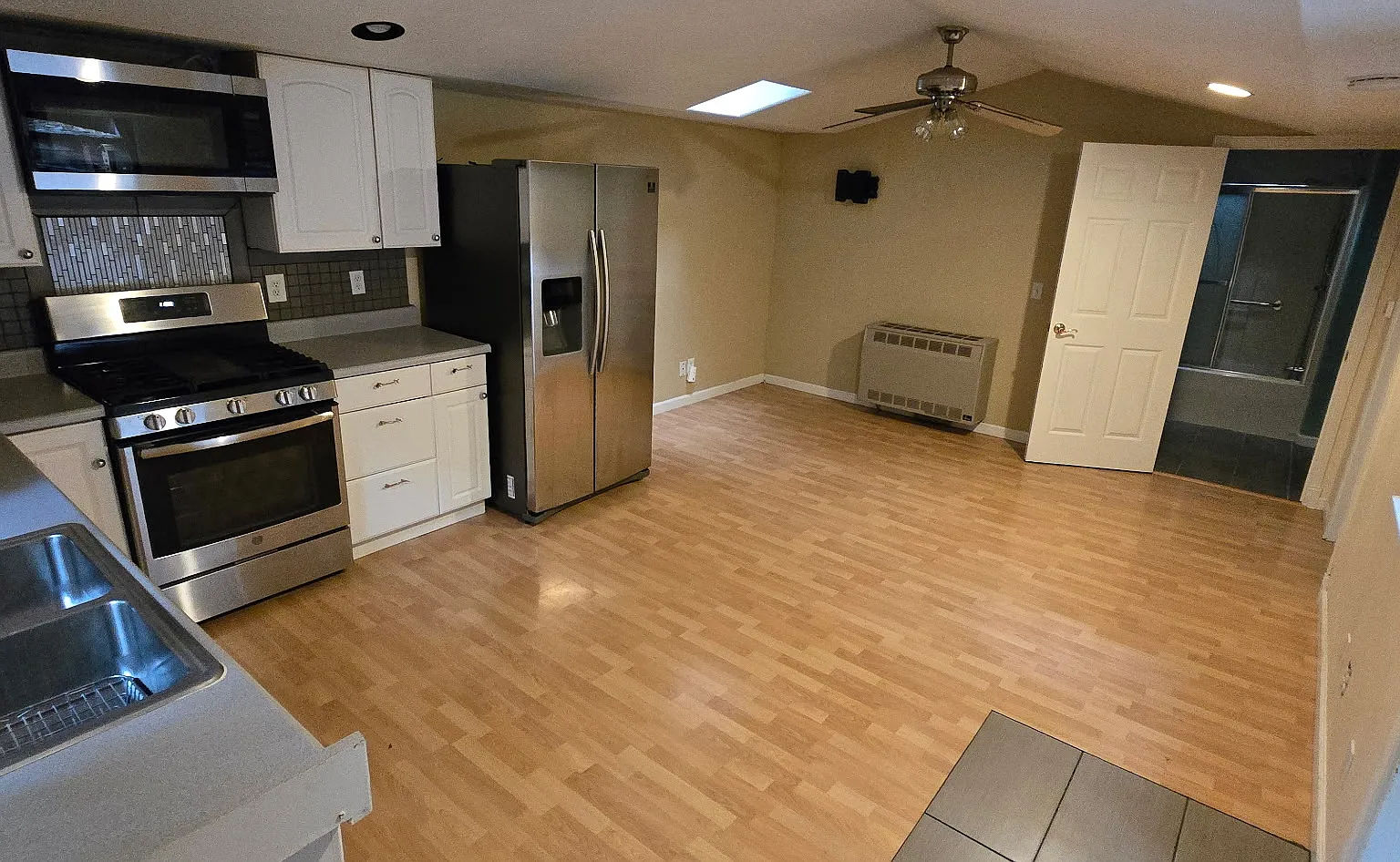 1 bed, 680 sqft, $1,950 — Photo 2