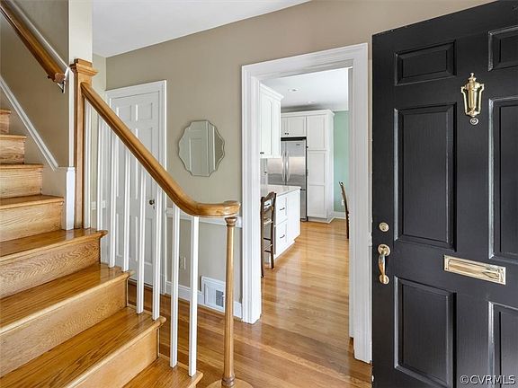 4th image of 4203 Oxford Cir W