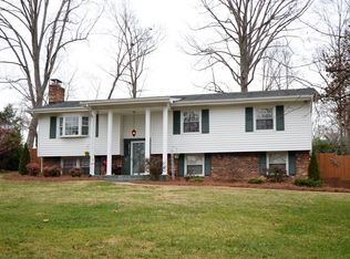 1913 Cliffside Dr, Pfafftown, NC 27040