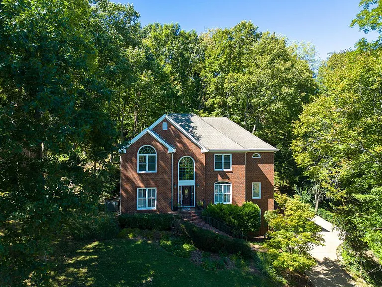 156 N Berwick Ln — Photo 1