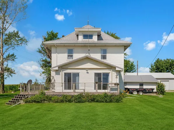 6511 N Elk Run Rd, Waterloo, IA 50703
