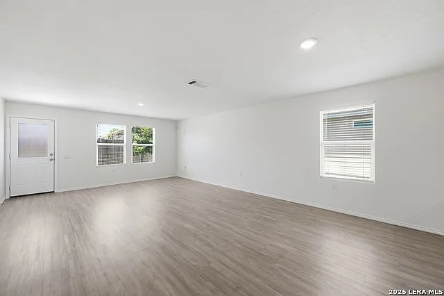 3 bed, 2.0 bath, 1479 sqft, $1,525 — Photo 4