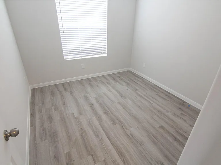 5490 Quail Cove Ln — Photo 11