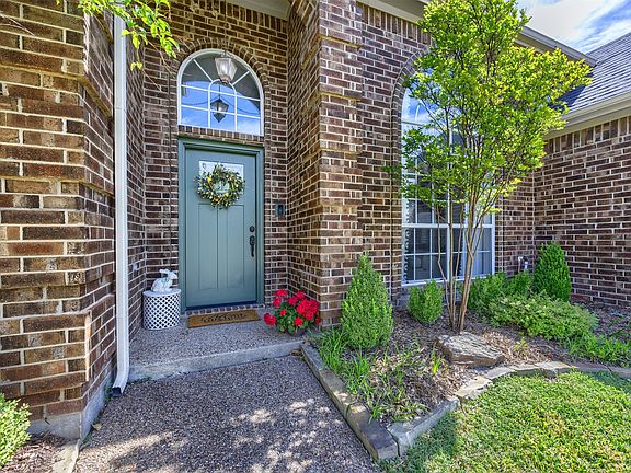 3rd image of 2823 Roundrock