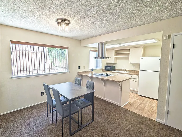 1060 Baden Ave — Photo 5