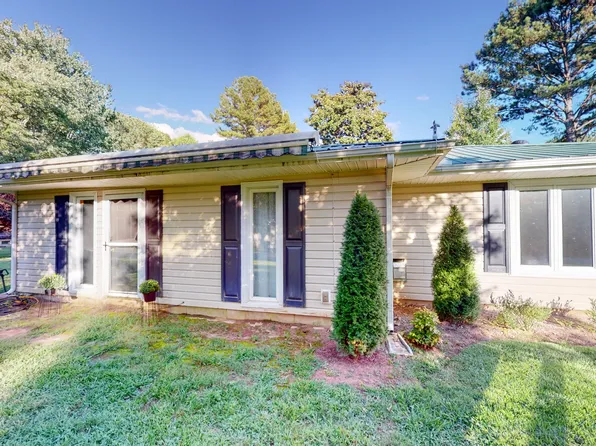 221 Ridgefield Cir, Winchester, TN 37398
