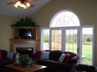 4930 NW 46th St, Topeka, KS 66618