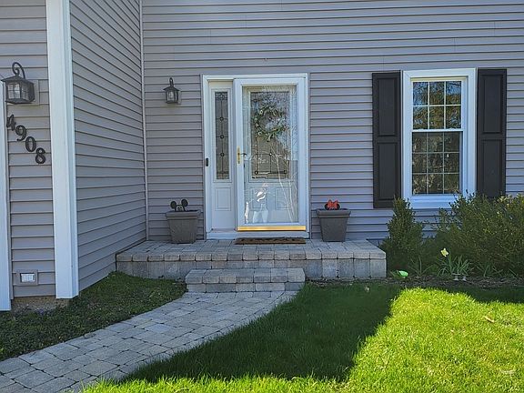 2nd image of 4908 Carriage Dr