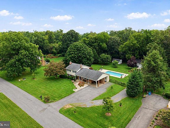 2nd image of 7905 Runnymeade Dr