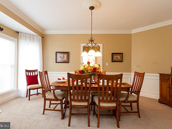 5th image of 10658 Moselle Ct