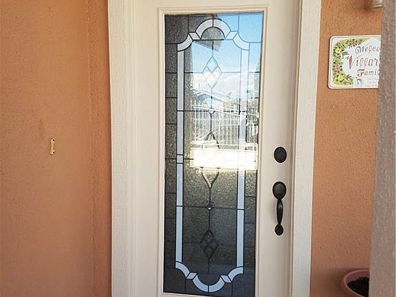 3rd image of 387 Montreal Cir