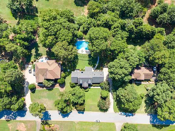 5th image of 320 E Killarney Lake Dr