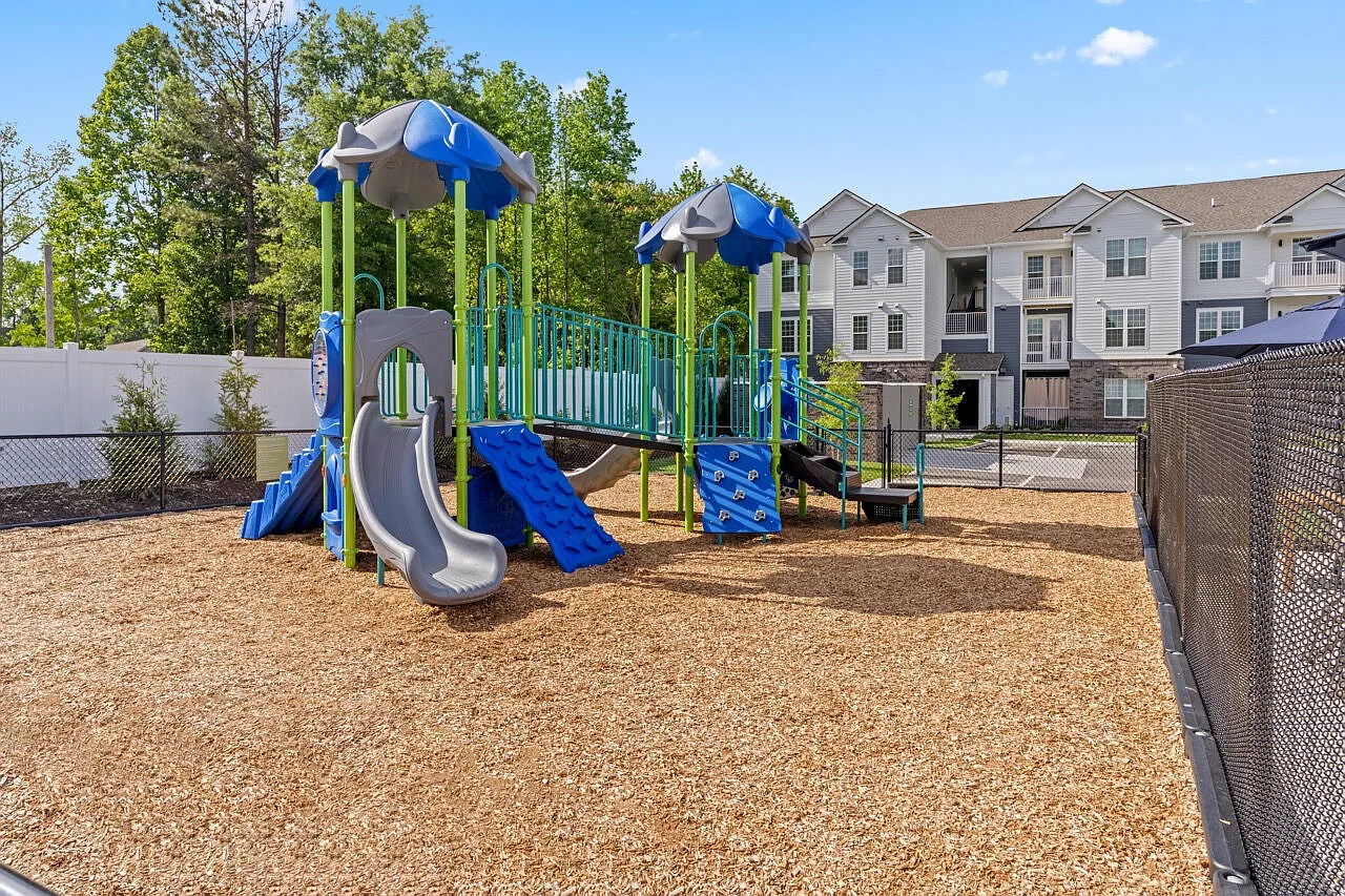 The Warwick at Foundry Creek — Photo 3