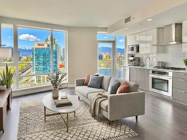 1618 Quebec St #2015, Vancouver, BC V6A 0C5