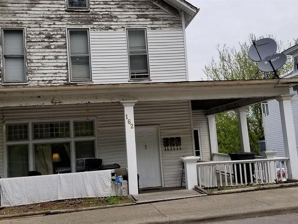 2nd image of 162 Conwell St APT 3