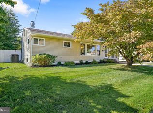 908 Bradley Dr, Wilmington, DE 19808