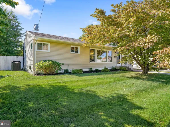 908 Bradley Dr, Wilmington, DE 19808