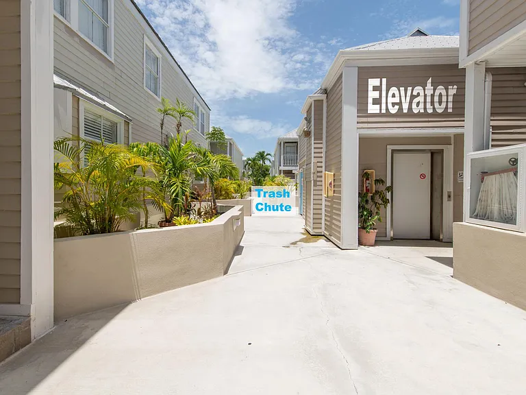 1075 Duval St #R12 — Photo 28
