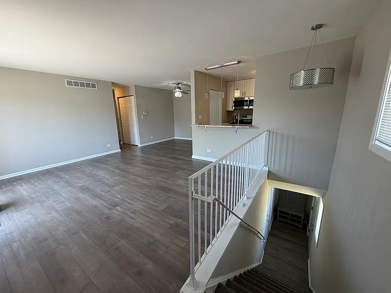 29W603 Winchester Cir N #4 — Photo 2