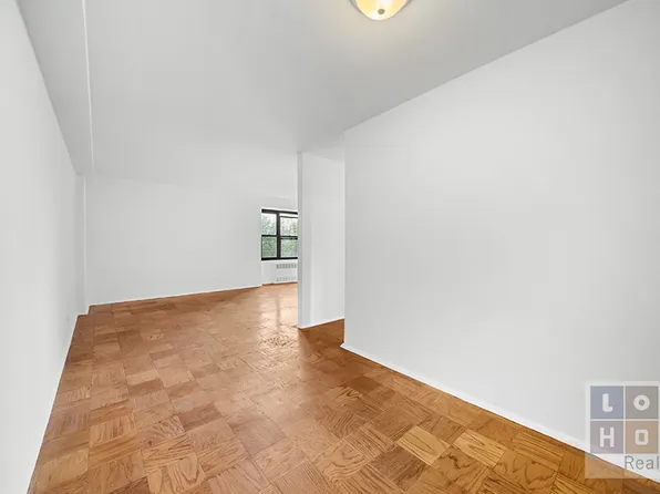 383 Grand Street image 12 of 25