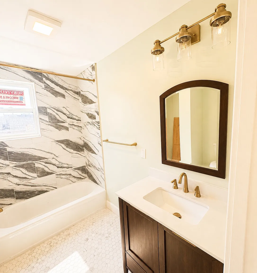 3 bed, 1272 sqft, $2,200 — Photo 3