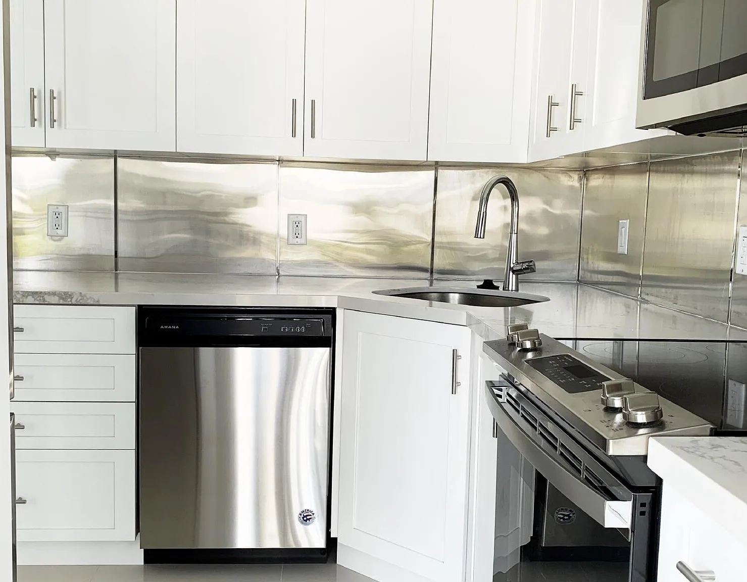 1 bed, 6.5 bath, 6320 sqft, $2,200 — Photo 1