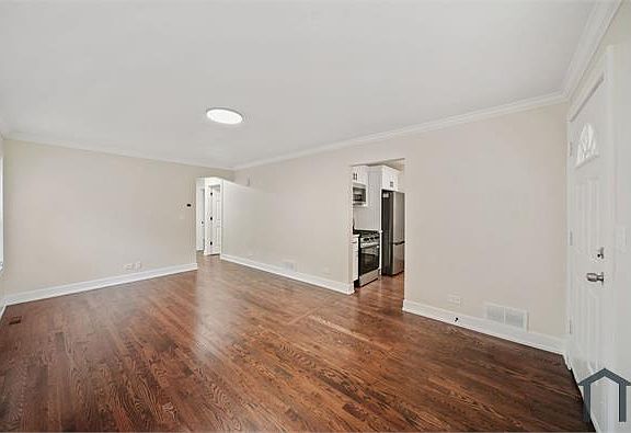 3rd image of 12423 S Perry Ave