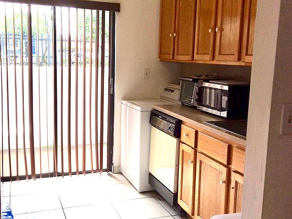 5th image of 750 NW 106th Ave Unit 8